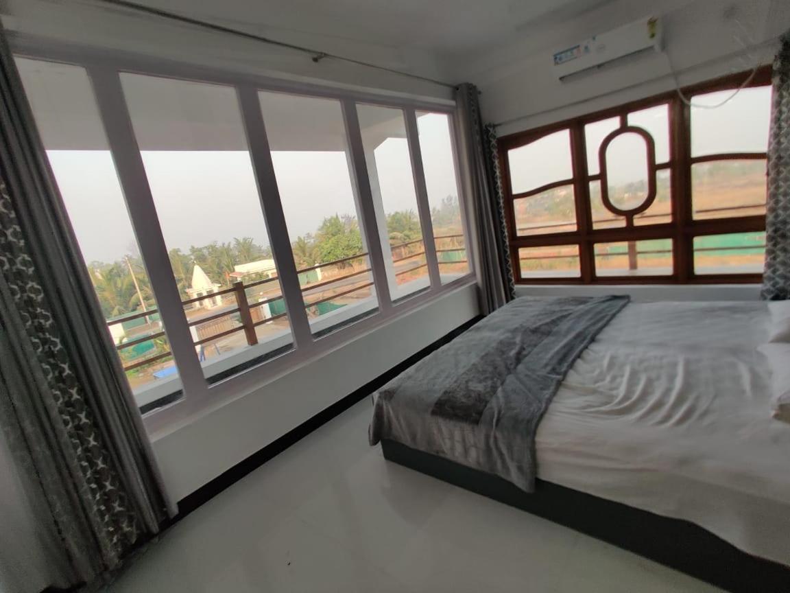 Hôtel Sunshine Sea View à Alībāg Extérieur photo